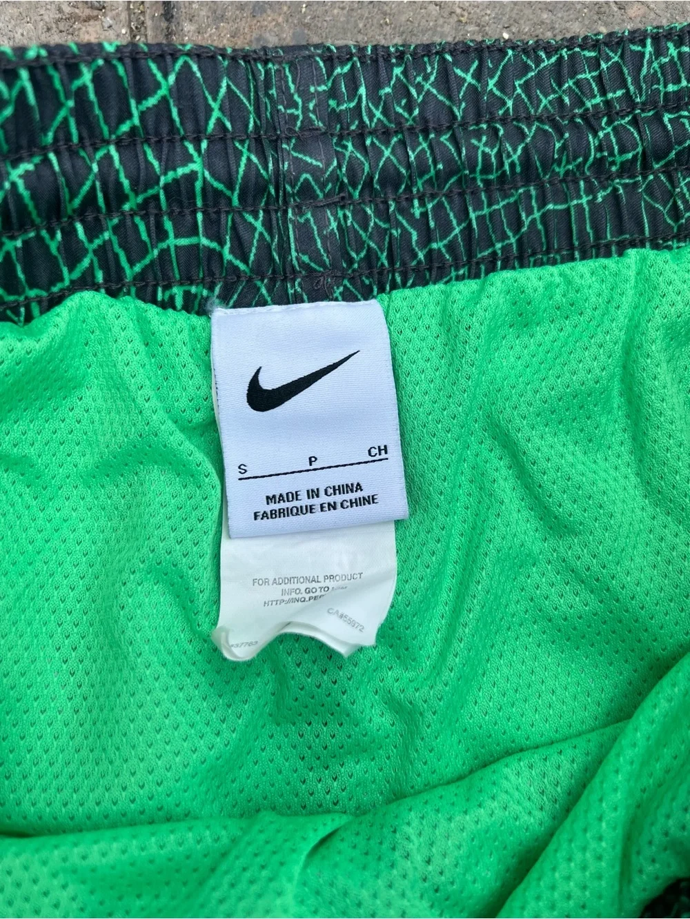 Nike Swim 9 Inch Volley Shorts Men’s Small Lined Swim Trunk Green Purple